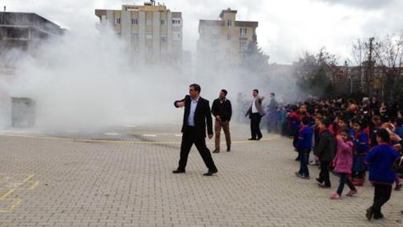 Mustafa Kemal İlköğretim Okulu tarafından öğrencileri bilgilendirmek üzere yangın tatbikatı yapıldı.