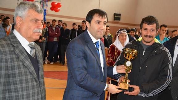 Viranşehir´de Görkemli Okul Sporları Ödül Töreni Yapıldı.