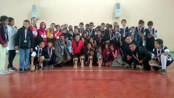 Ş.Urfa Merkezde Yapılan Okullar Arası Hentbol Müsabakalarında Kırlık Ortaokulundan Büyük Başarı.